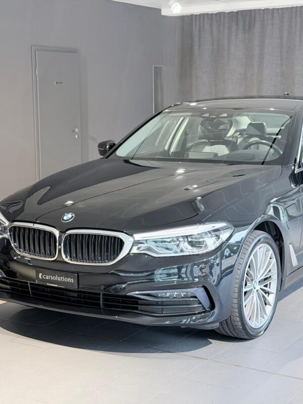 BMW 530e xDrive Sport Line Steptronic 10 WhatsApp Image 2025 11 10 at 08.58.38