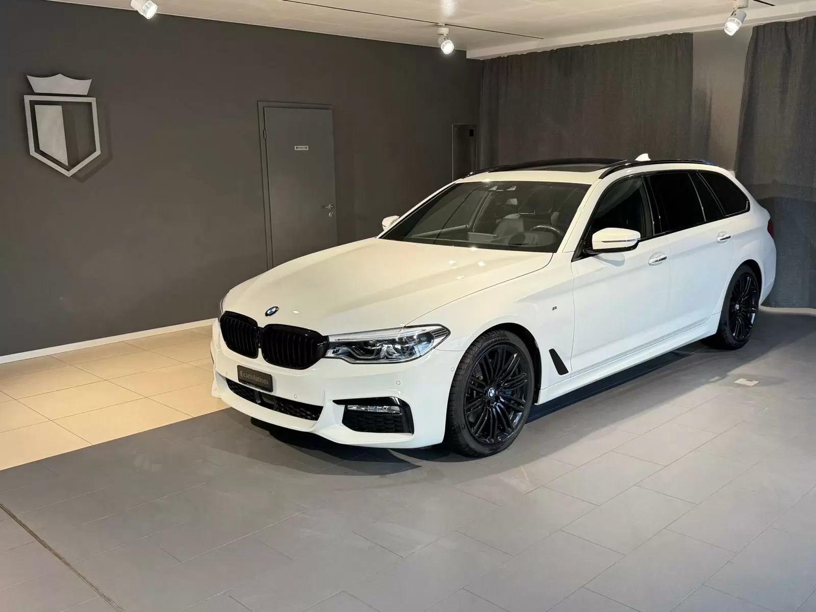 BMW 530d xDrive Touring Steptronic 9 WhatsApp Image 2026 01 14 at 10.15.00
